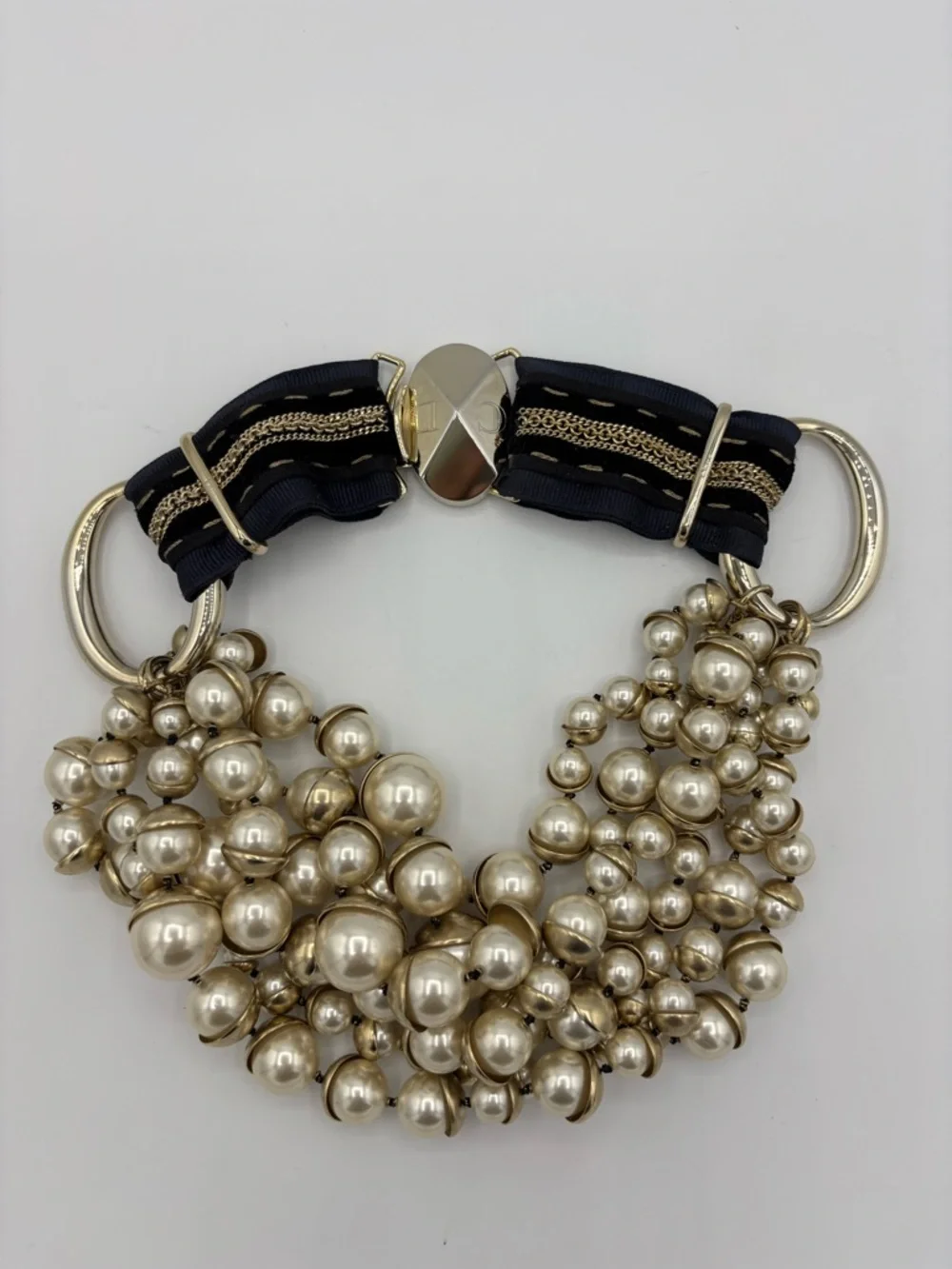 Christian Dior
Mise en Dior six strand pearl necklace - Picture 2 of 6